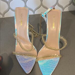 Fashion Nova Cream and Gold Heels with Gold Chain